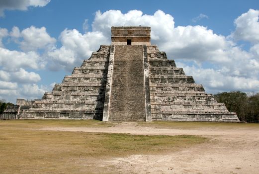 The temple of f Kukulkan at Chichen Itza, (Mayan Ruins) in Mexico.
