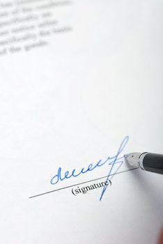 The signature. Acknowledgement of the document by means of the unique signature by means of pen