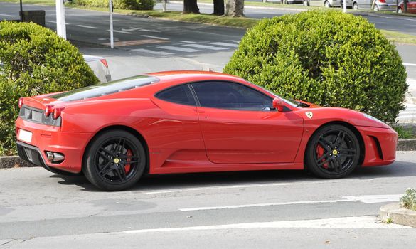 Right view of a F430 Ferrari during a meeting