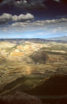 Dinosaur National Monument is a U.S. National Monument located on the southeast flank of the Uinta Mountains on the border between the American states of Colorado and Utah at the confluence of the Green and Yampa Rivers.