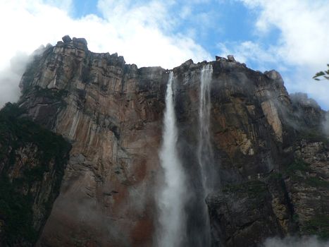 World´s highest waterfalls in Venezuelan savannah