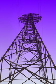 High-rise support of a transmission line