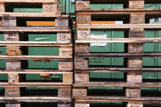 in the warehouse with big pallettes and boxes