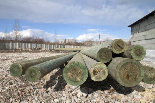 Storing wood in open spaces