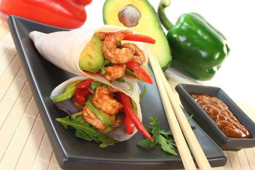 Asian Wrap with king prawns, avocado, red peppers and arugula