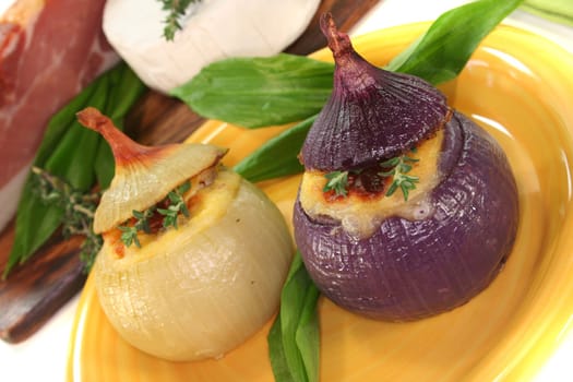 stuffed onions with goat cheese, bacon and thyme