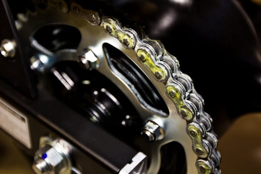 Chain drive - Roller chain and sprocket