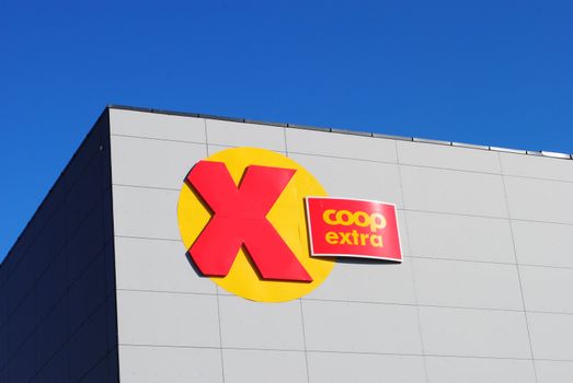 Logo of a Coop Extra super market store.