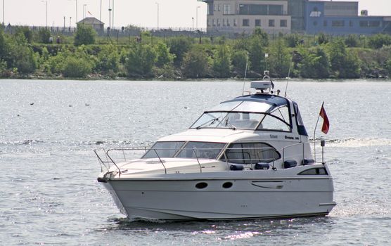 speed boat on the bay