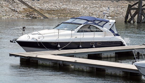 boat on cardiff bay