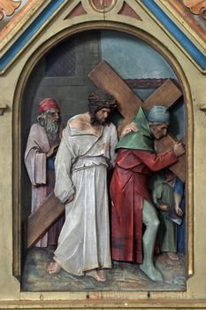 5th Stations of the Cross, Simon of Cyrene carries the cross