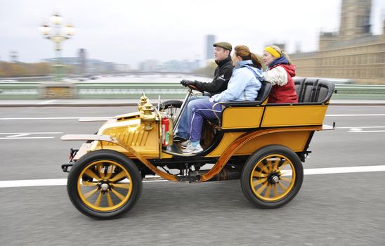 London to Brighton Veteran Car Run 2011, Westminster Bridge