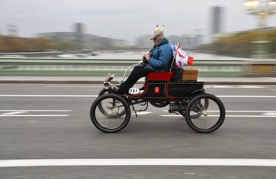 London to Brighton Veteran Car Run 2011, Westminster Bridge