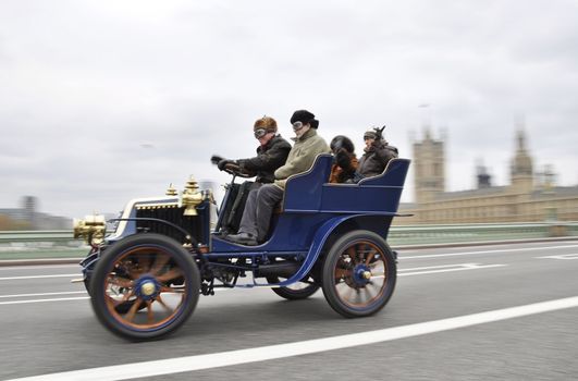 London to Brighton Veteran Car Run 2011, Westminster Bridge