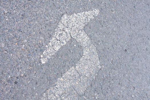 Arrows showing the pale on the ground.