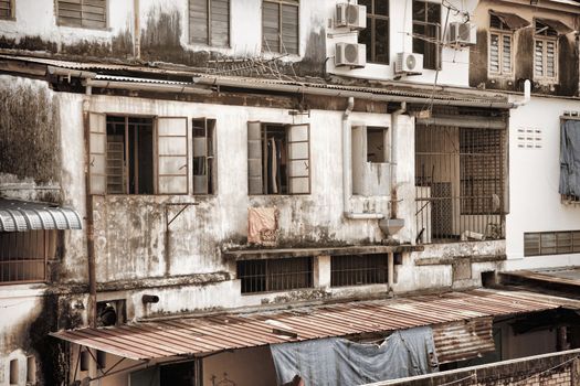 dirty and grungy old buildings at penang georgetown