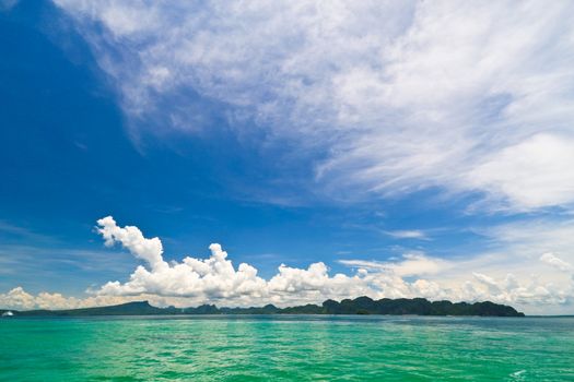 Beautful sky and clear sea