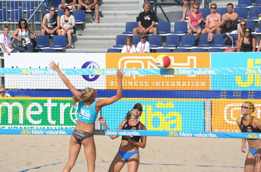 Finals of the Dutch championship beach volleybal in Scheveningen on August 30, 2008