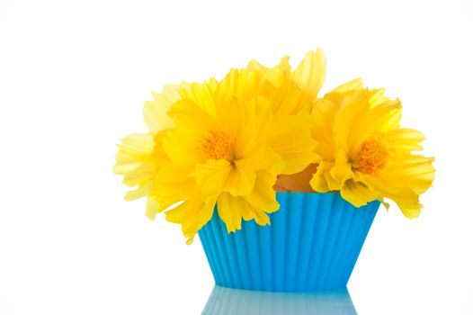 Small bouquet of flowers on an edible content