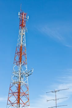 Communication tower