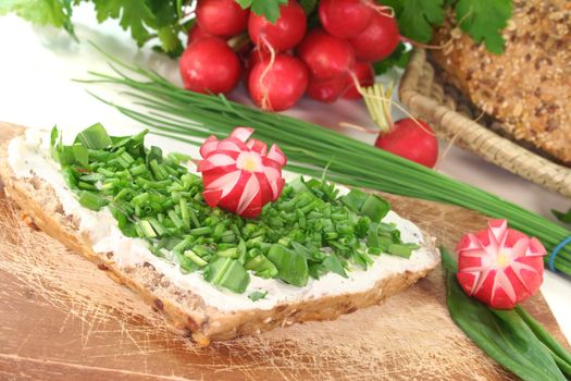 Wild garlic Bread with Cream cheese, wild garlic and chives