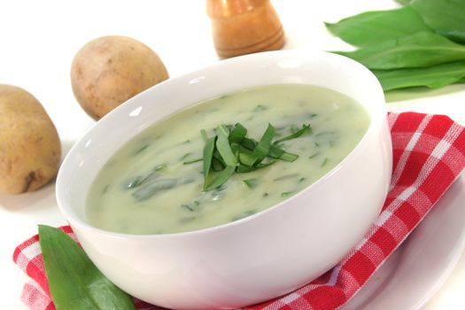 Wild garlic soup with fresh wild garlic and potatoes