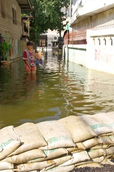 25 october 2011 protect Bangkok city From heavy flood