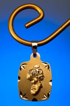 A Precious gold pendant, ideal like gift