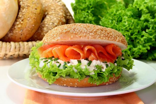 Bagel with smoked salmon, cream cheese and chives