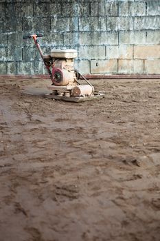 Machine for makes smooth surface for construction