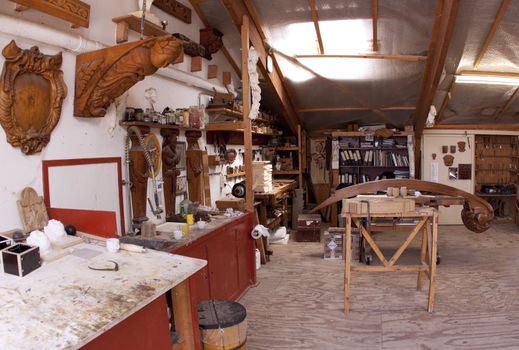 Carve and sculpture studio at the Batavia Wharf