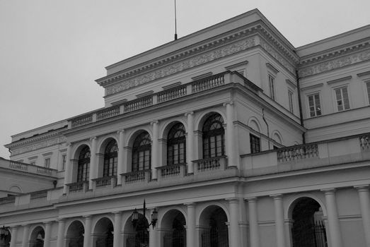 Fine exemple of Warsaw classicistic architecture.
