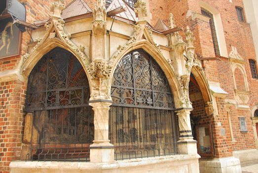 Krakow is full of fine exemples of highest quality gothic architecture like this chapel.