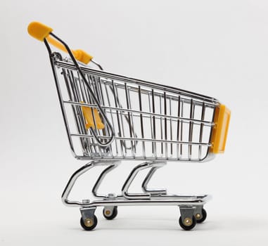 Image of an empty shopping cart against a white background