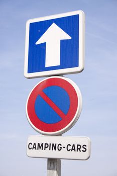 Traffic sign at the French coast forbidding parking for camping cars