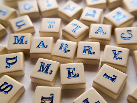 Marry me, single word, text (scrabble)