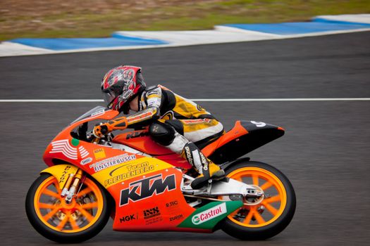 JEREZ DE LA FRONTERA, SPAIN - NOV 20: Toni Finsterbusch pilot of motorcycling of 125cc in the Spanish championship of velocity (CEV) on Nov 20, 2010, in racetrack of velocity of Jerez de la Frontera