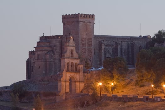 Castle that raise Aracena's city, placed in the mountain range of the same name.