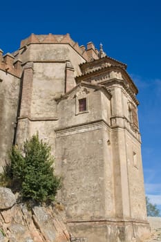 Castle that raise Aracena's city, placed in the mountain range of the same name.