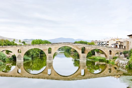 romanesque bridge over river Arga, Puente La Reina, Road to Santiago de Compostela, Navarre, Spain