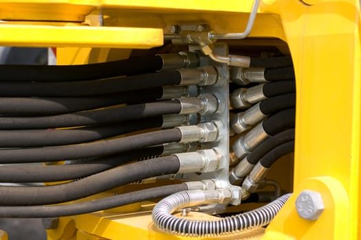 Tractor's hydraulic hoses