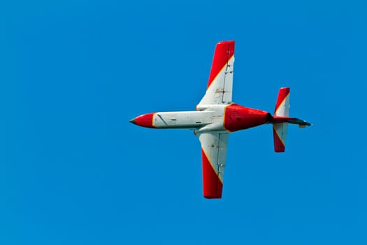 CADIZ, SPAIN-SEP 9: Aircrafts of the Patrulla Aguila taking part in a test on the 4th airshow of Cadiz on Sep 9, 2011, in Cadiz, Spain