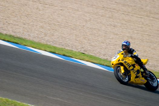 JEREZ DE LA FRONTERA, SPAIN - SEP 03: Pilot of motorcycling of Formula Extreme in the Spanish championship of velocity (CEV) on Sep 03, 2005, in racetrack of velocity of Jerez de la Frontera