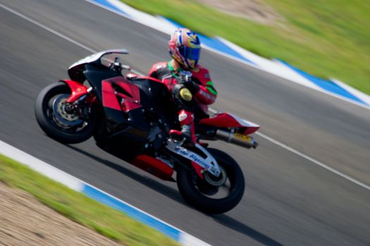 JEREZ DE LA FRONTERA, SPAIN - SEP 03: Pilot of motorcycling of Formula Extreme in the Spanish championship of velocity (CEV) on Sep 03, 2005, in racetrack of velocity of Jerez de la Frontera