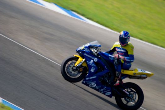 JEREZ DE LA FRONTERA, SPAIN - SEP 03: Pilot of motorcycling of Formula Extreme in the Spanish championship of velocity (CEV) on Sep 03, 2005, in racetrack of velocity of Jerez de la Frontera