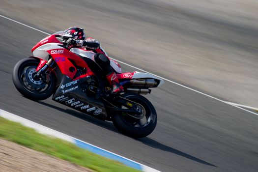 JEREZ DE LA FRONTERA, SPAIN - SEP 03: Pilot of motorcycling of Formula Extreme in the Spanish championship of velocity (CEV) on Sep 03, 2005, in racetrack of velocity of Jerez de la Frontera