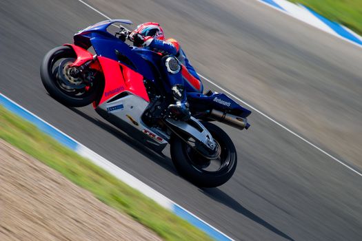 JEREZ DE LA FRONTERA, SPAIN - SEP 03: Pilot of motorcycling of Formula Extreme in the Spanish championship of velocity (CEV) on Sep 03, 2005, in racetrack of velocity of Jerez de la Frontera