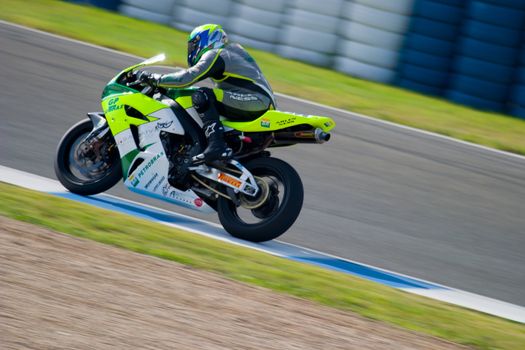 JEREZ DE LA FRONTERA, SPAIN - SEP 03: Pilot of motorcycling of Formula Extreme in the Spanish championship of velocity (CEV) on Sep 03, 2005, in racetrack of velocity of Jerez de la Frontera