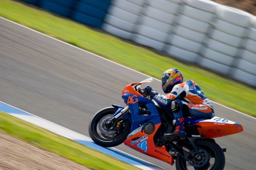 JEREZ DE LA FRONTERA, SPAIN - SEP 03: Pilot of motorcycling of Supersport in the Spanish championship of velocity (CEV) on Sep 03, 2005, in racetrack of velocity of Jerez de la Frontera
