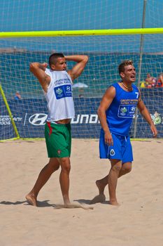 CADIZ, SPAIN -  JUL 22:  Unknown players of unknown team playing the Spanish Championship of Beach Soccer on Jul 22, 2006 on the beach of La Victoria in Cadiz, Spain